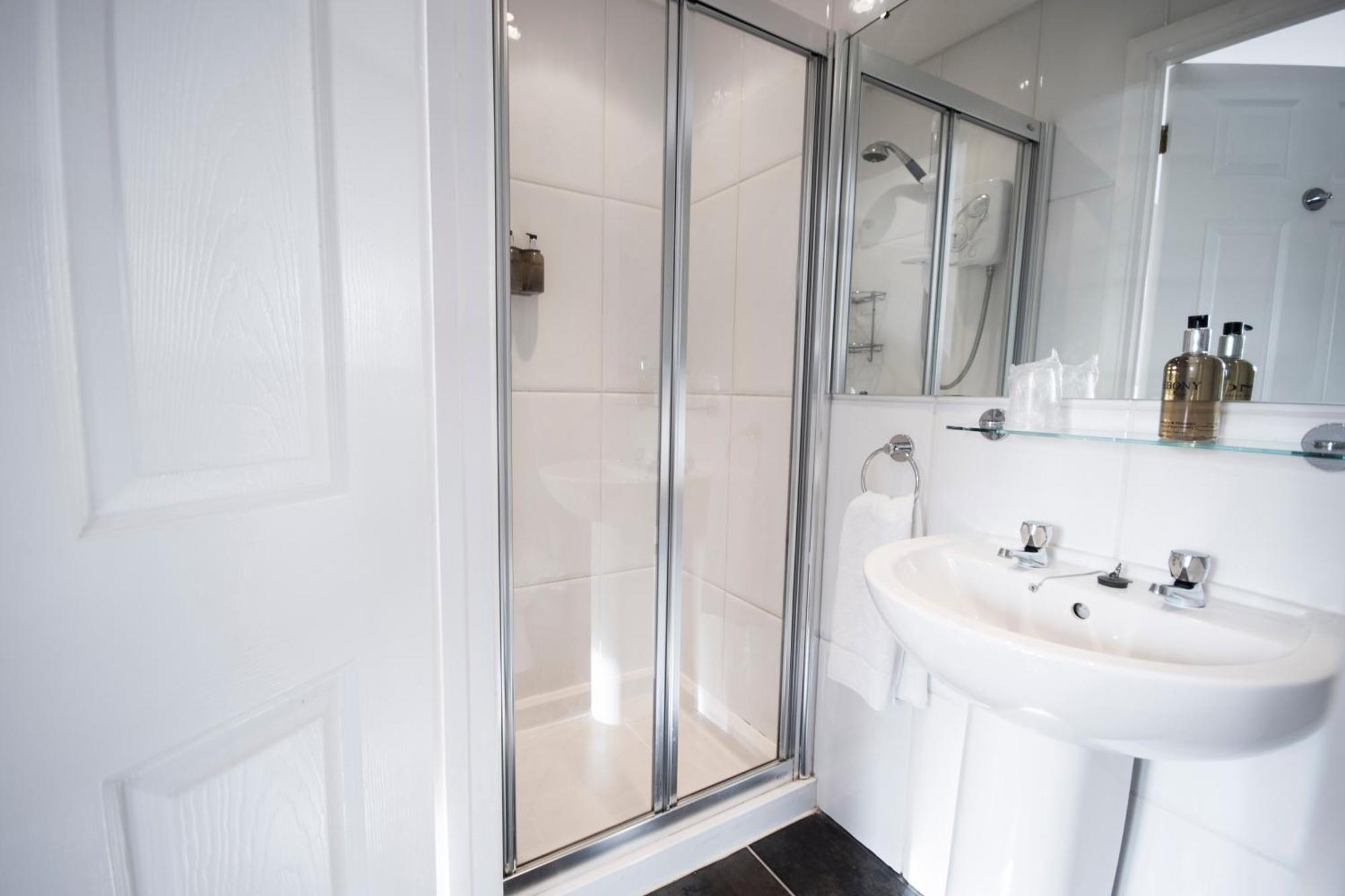 The Mill House Hotel Reading Bagian luar foto