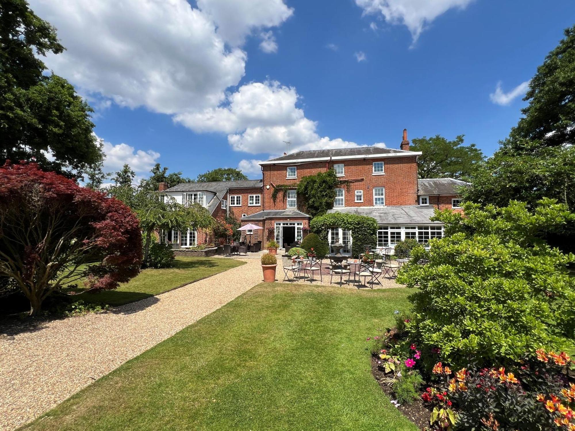 The Mill House Hotel Reading Bagian luar foto