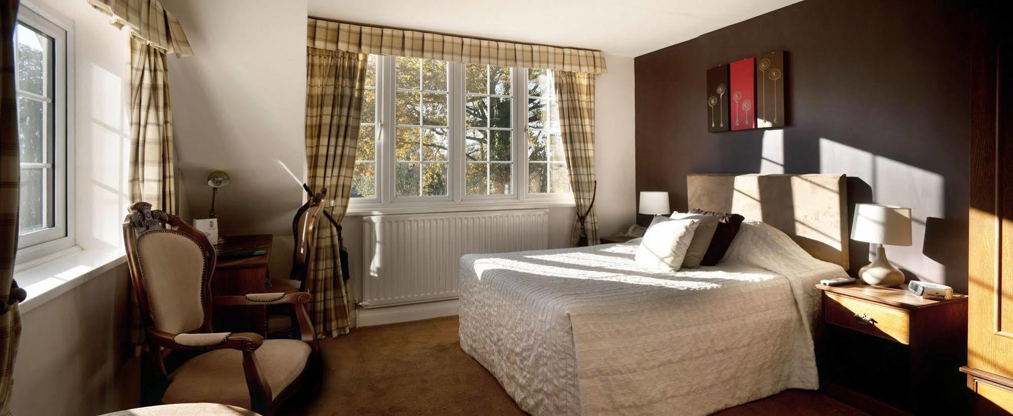 The Mill House Hotel Reading Bagian luar foto