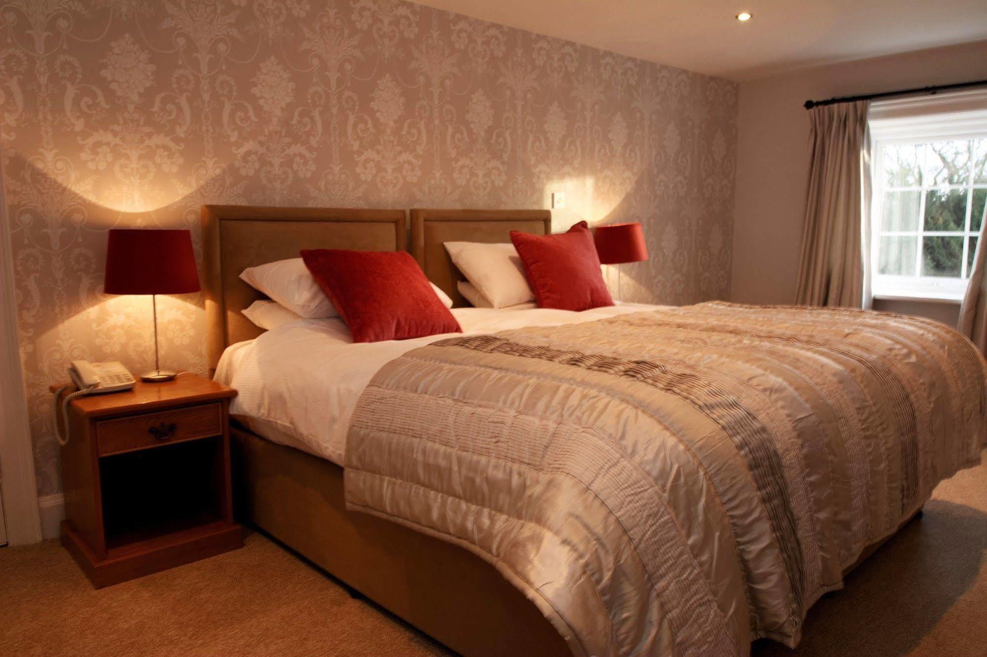 The Mill House Hotel Reading Bagian luar foto