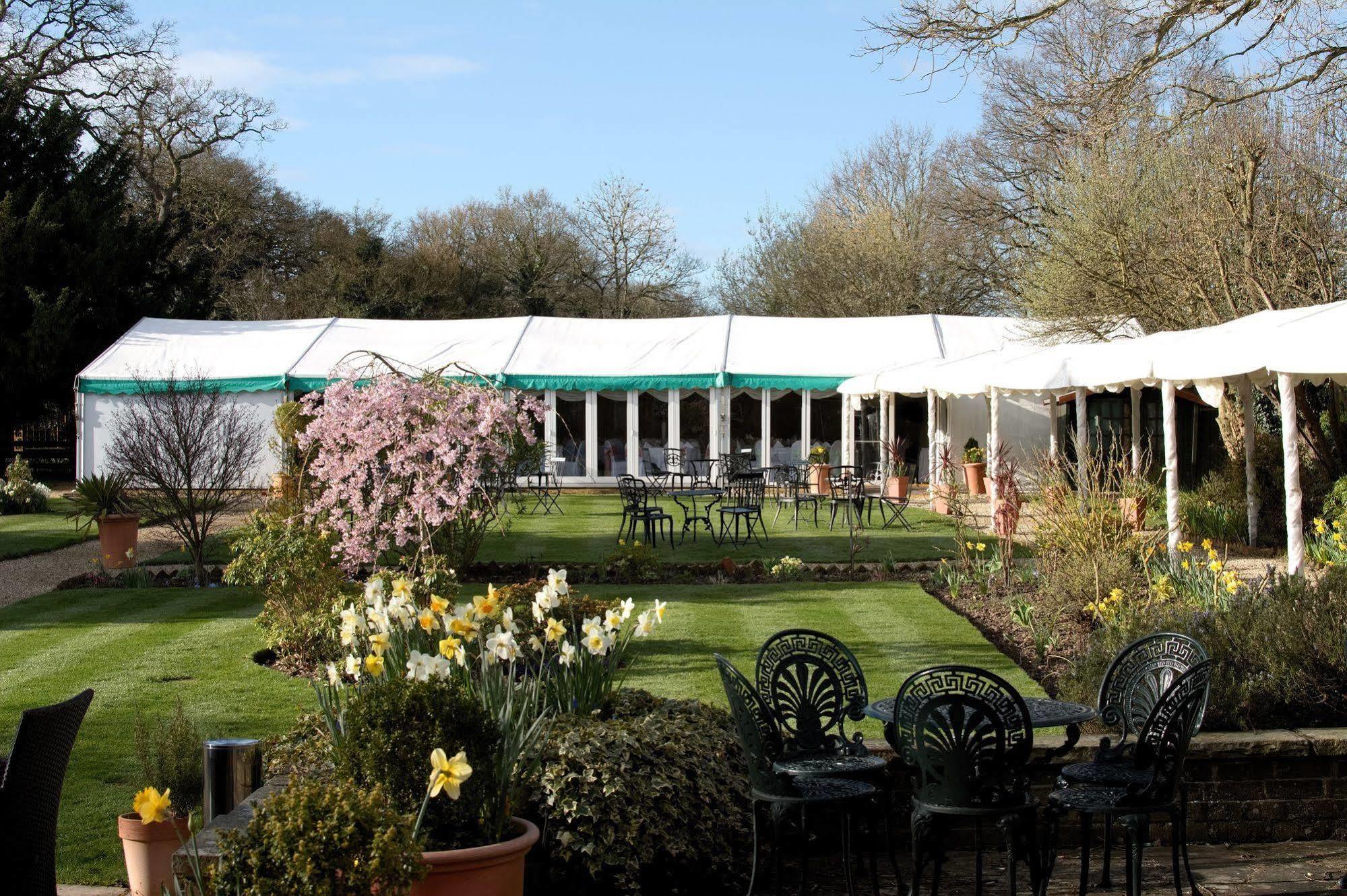 The Mill House Hotel Reading Bagian luar foto