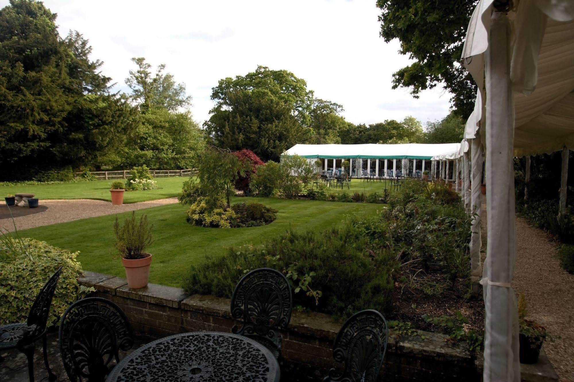 The Mill House Hotel Reading Bagian luar foto